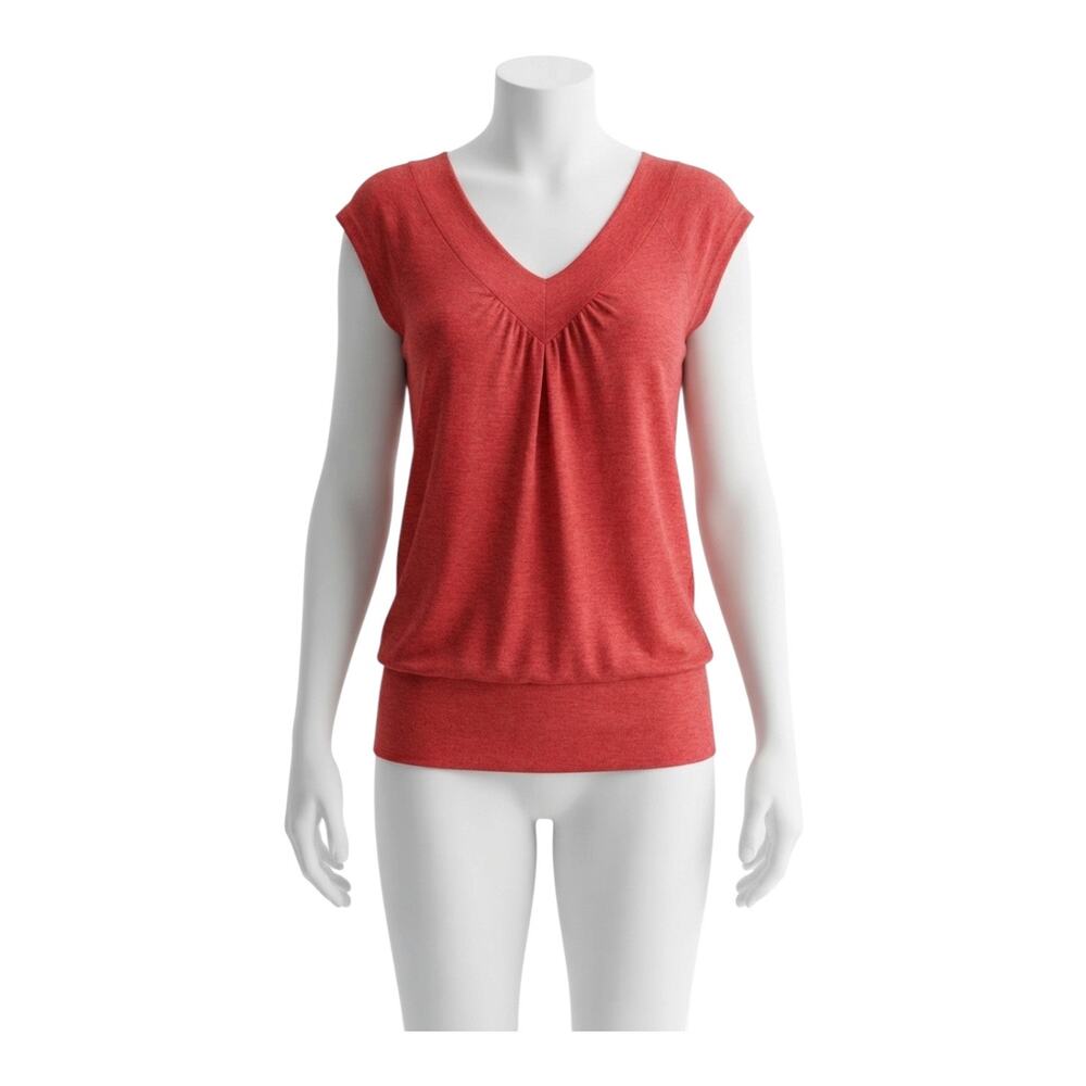 Fame Red Super Soft V-Neck Blouse Medium Cap Sleeve Fitted Hem Top